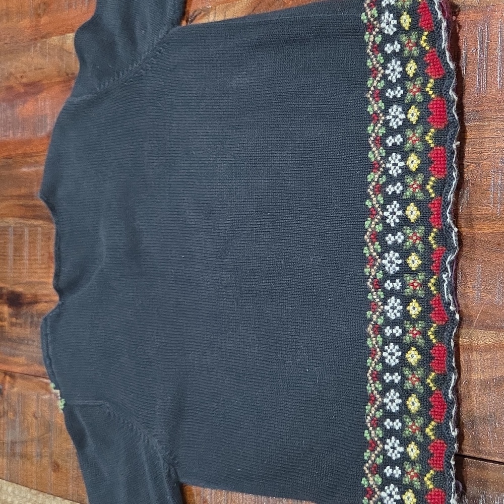 Festive Northern Isles Santa Claus Black Sweater - Picture 10 of 10